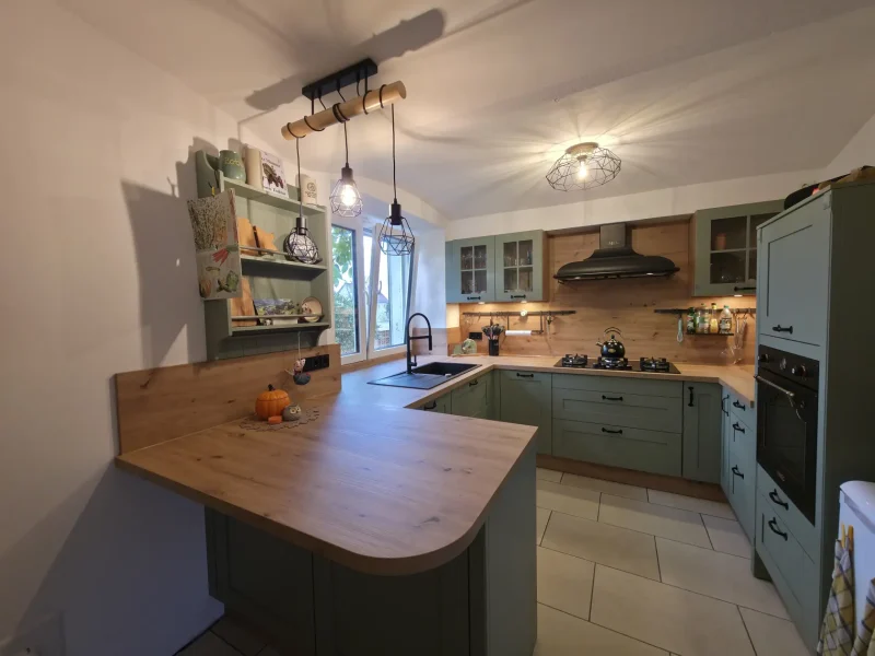 Tradition trifft Funktion – eine Landhausküche mit Charakter